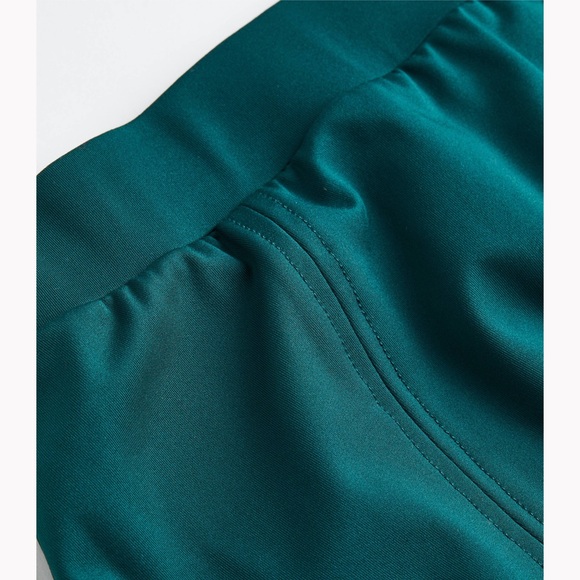 H&M tennis skirt - Picture 2 of 2